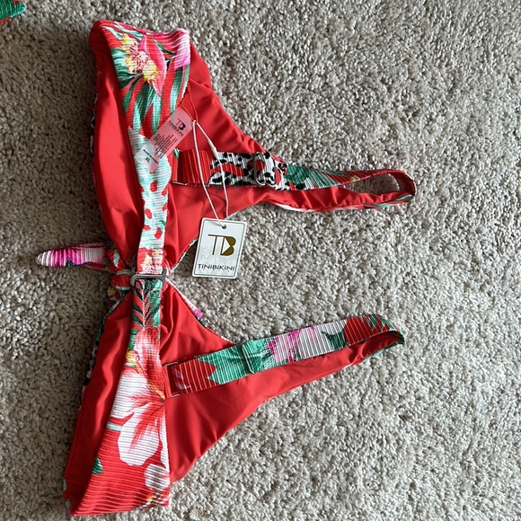 Tropical bikini 🏝️ - Picture 3 of 6